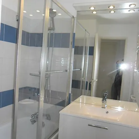 Gasbrun - Appartement Avec Piscine At Acces Plage Apartment