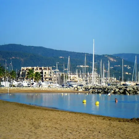 Gasbrun - Appartement Avec Piscine At Acces Plage Apartment *