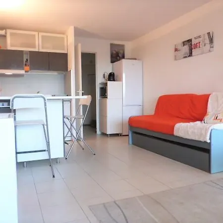 Apartment Gasbrun - Appartement Avec Piscine At Acces Plage